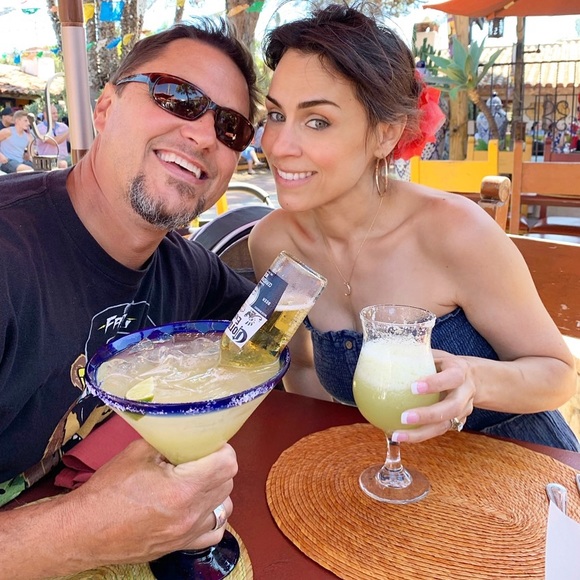 Meet your Posher, Monica - Picture 1 of 4